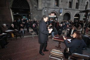 Silvio_dimettiti_Bologna_3162